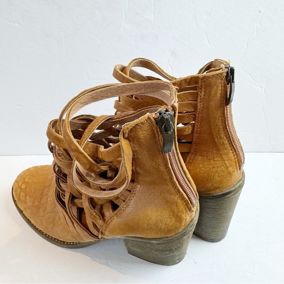 Free People Brown Suede Carrera Ankle Boots Sz 36 Y2K Momcore - Picture 5 of 13